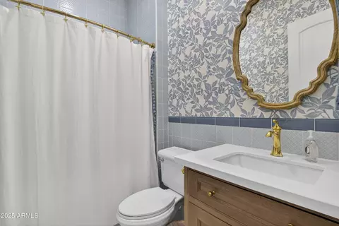 Bath - 2040 E Aris Dr, Gilbert, AZ 85298 photo 17 of 18