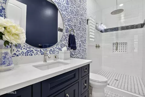 Bath - 2040 E Aris Dr, Gilbert, AZ 85298 photo 12 of 18