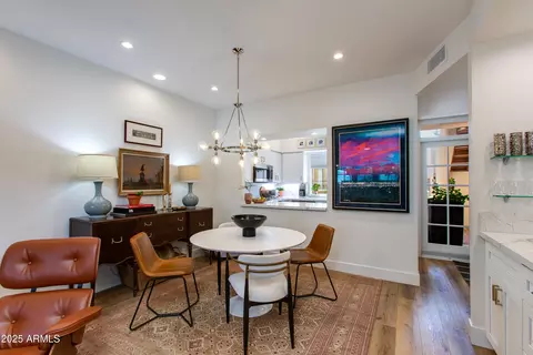 Dining - 6202 N 30th Pl, Phoenix, AZ 85016 photo 2 of 3