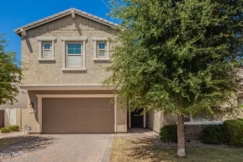 922 W Yellowstone Way, Chandler, AZ 85248