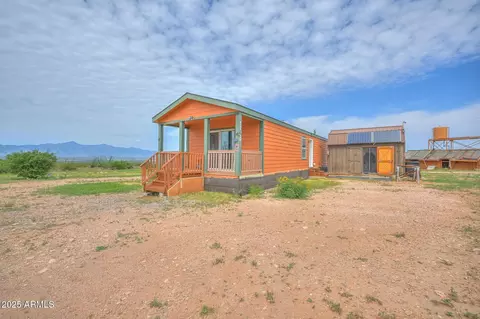 6220 S Lonesome Rd, Hereford, AZ 85615