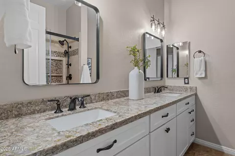 Bath - 458 E Joseph Way, Gilbert, AZ 85295 photo 5 of 9