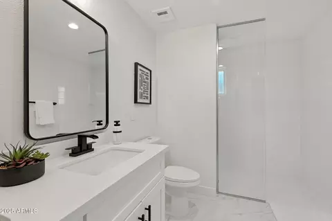 Bath - 2303 Evergreen St, Mesa, AZ 85213 photo 4 of 5
