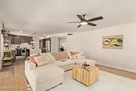 Living - 814 S Copper Key Ct, Gilbert, AZ 85233 photo 2 of 4