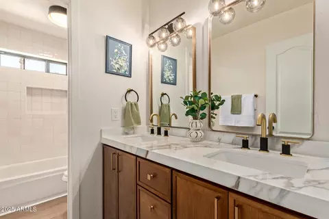 Bath - 814 S Copper Key Ct, Gilbert, AZ 85233 photo 6 of 6