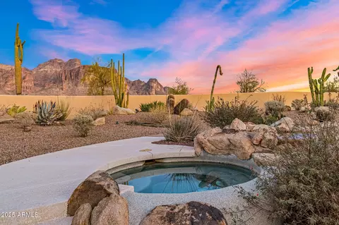 Exterior - 3307 N Mountain View Rd, Apache Junction, AZ 85119 photo 10 of 13