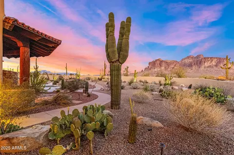 Exterior - 3307 N Mountain View Rd, Apache Junction, AZ 85119 photo 7 of 13