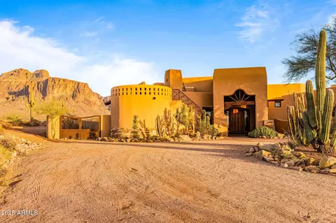 Exterior - 3307 N Mountain View Rd, Apache Junction, AZ 85119 photo 9 of 13