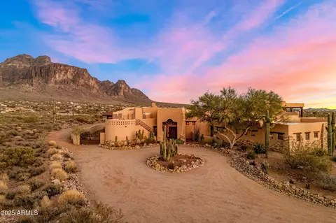 Exterior - 3307 N Mountain View Rd, Apache Junction, AZ 85119 photo 3 of 13