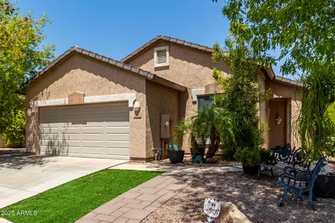 2700 E Hulet Dr, Chandler, AZ 85225