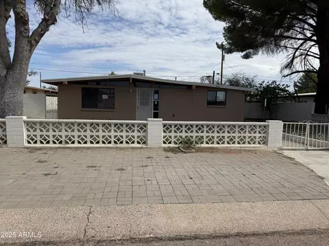 249 W Brown Dr, Sierra Vista, AZ 85635