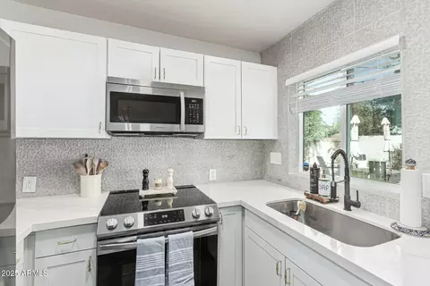 Kitchen - 2448 E Meadowbrook Ave, Phoenix, AZ 85016 photo 3 of 3