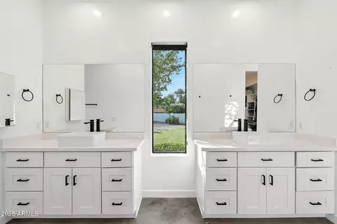 Bath - 3950 E Mclellan Rd #14, Mesa, AZ 85205 photo 1 of 7