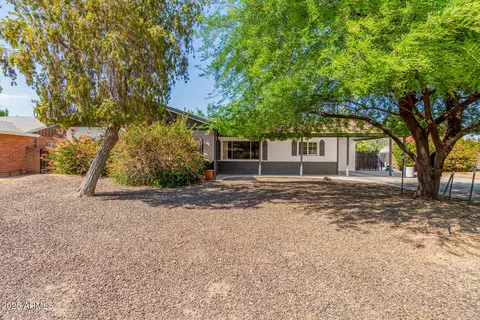 1114 E Laurel Dr, Casa Grande, AZ 85122