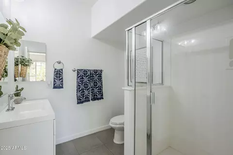 Bath - 10515 E Nopal Ave, Mesa, AZ 85209 photo 4 of 5
