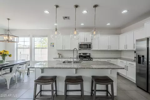 Kitchen - 10515 E Nopal Ave, Mesa, AZ 85209 photo 2 of 4