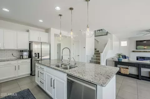 Kitchen - 10515 E Nopal Ave, Mesa, AZ 85209 photo 4 of 4