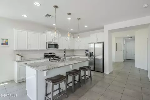Kitchen - 10515 E Nopal Ave, Mesa, AZ 85209 photo 3 of 4
