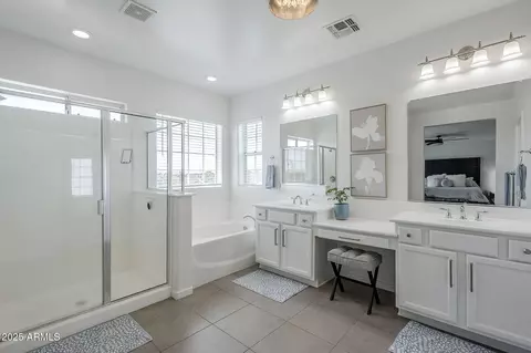 Bath - 10515 E Nopal Ave, Mesa, AZ 85209 photo 1 of 5