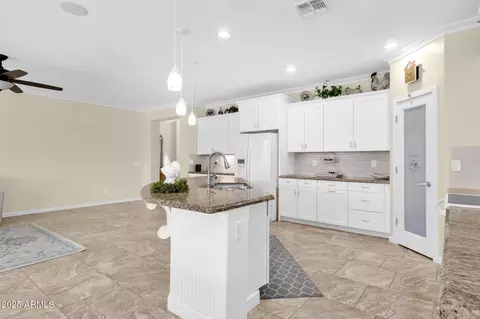 Kitchen - 2815 E Russell St, Mesa, AZ 85213 photo 4 of 5