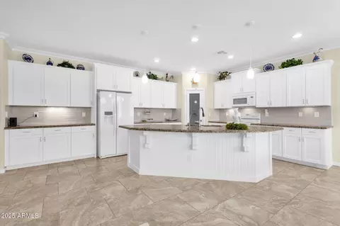 Kitchen - 2815 E Russell St, Mesa, AZ 85213 photo 1 of 5