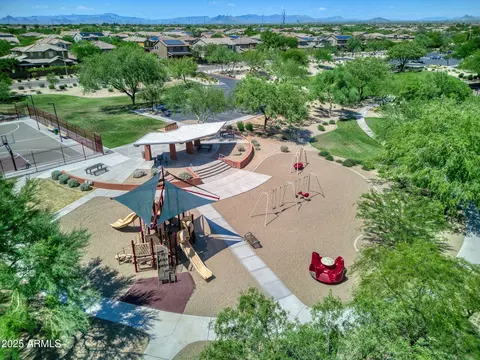 View/Area - 3829 E Rockingham Rd, Phoenix, AZ 85050 photo 3 of 3