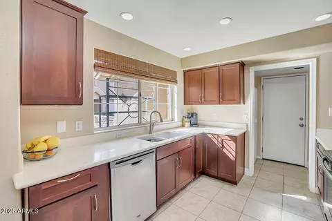 1633 E Lakeside Dr #139, Gilbert, AZ 85234 photo 9