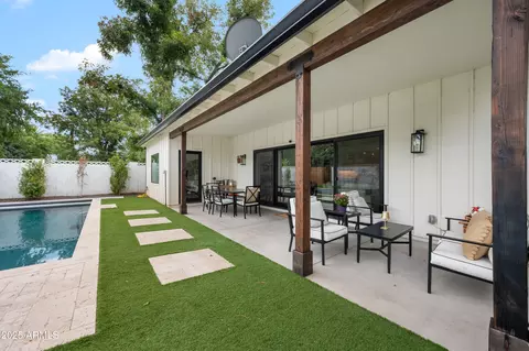 Exterior - 902 W State Ave, Phoenix, AZ 85021 photo 2 of 6