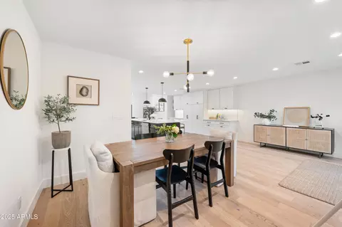 Dining - 902 W State Ave, Phoenix, AZ 85021 photo 1 of 1