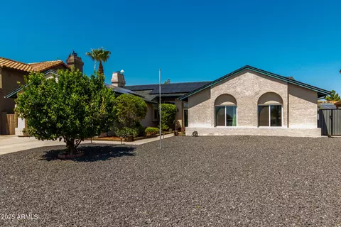 6038 W Paradise Ln, Glendale, AZ 85306