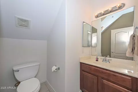 Bath - 2250 E Deer Valley Dr #58, Phoenix, AZ 85024 photo 3 of 3