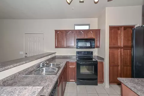 Kitchen - 2250 E Deer Valley Dr #58, Phoenix, AZ 85024 photo 1 of 3