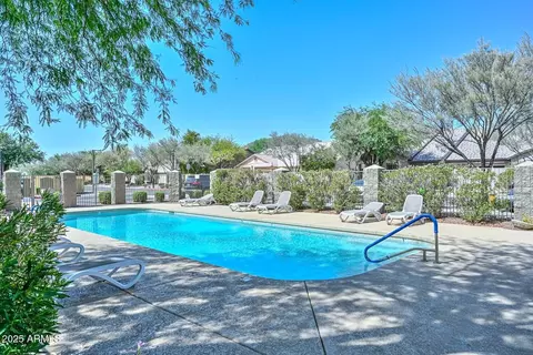 Exterior - 2250 E Deer Valley Dr #58, Phoenix, AZ 85024 photo 6 of 9
