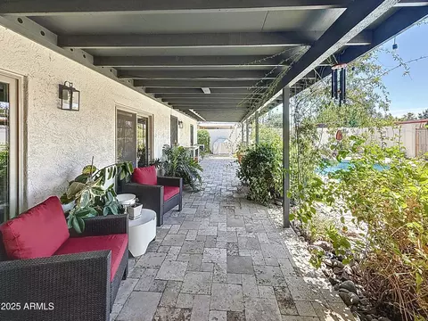 Exterior - 3529 E Cannon Dr, Phoenix, AZ 85028 photo 2 of 8