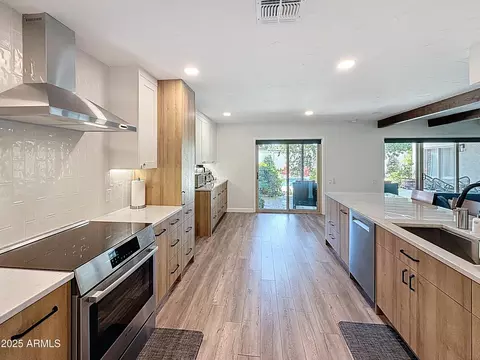 Kitchen - 3529 E Cannon Dr, Phoenix, AZ 85028 photo 1 of 3