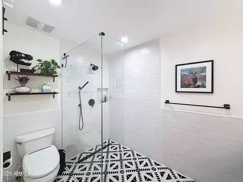 Bath - 3529 E Cannon Dr, Phoenix, AZ 85028 photo 3 of 4