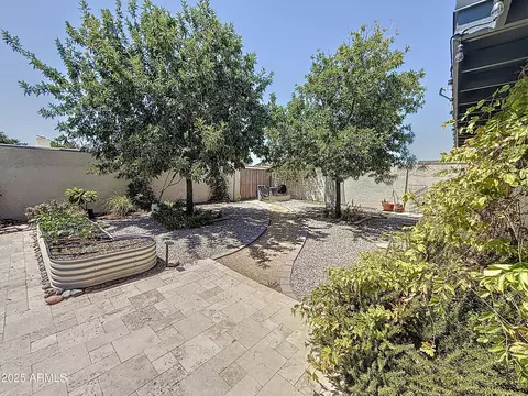Exterior - 3529 E Cannon Dr, Phoenix, AZ 85028 photo 5 of 8