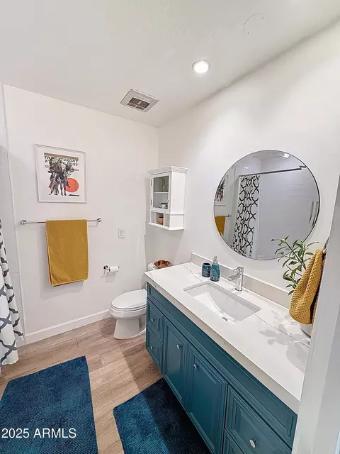 Bath - 3529 E Cannon Dr, Phoenix, AZ 85028 photo 1 of 4