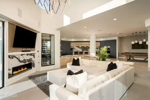 Living - 7147 N 23rd Pl, Phoenix, AZ 85020 photo 5 of 6