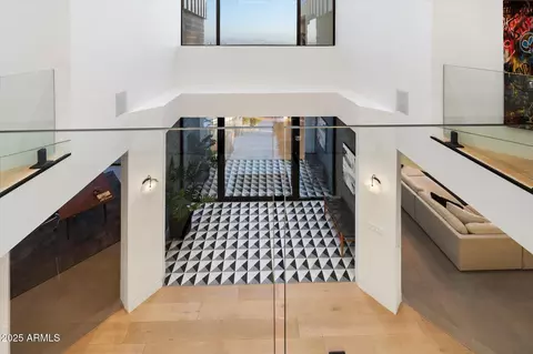 Entry Way - 7147 N 23rd Pl, Phoenix, AZ 85020 photo 8 of 11