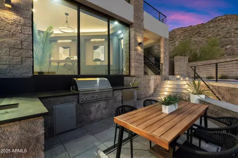 Exterior - 7147 N 23rd Pl, Phoenix, AZ 85020 photo 6 of 22