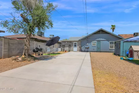 Exterior - 1433 E Garfield St, Phoenix, AZ 85006 photo 3 of 4