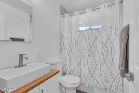 Bath - 8302 N 30th Dr, Phoenix, AZ 85051 photo 1 of 4
