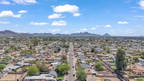 View/Area - 8302 N 30th Dr, Phoenix, AZ 85051 photo 7 of 7