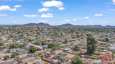 View/Area - 8302 N 30th Dr, Phoenix, AZ 85051 photo 6 of 7