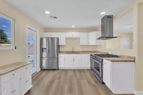Kitchen - 8302 N 30th Dr, Phoenix, AZ 85051 photo 1 of 3