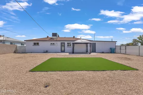 Exterior - 8302 N 30th Dr, Phoenix, AZ 85051 photo 5 of 6