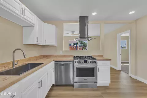 Kitchen - 8302 N 30th Dr, Phoenix, AZ 85051 photo 3 of 3