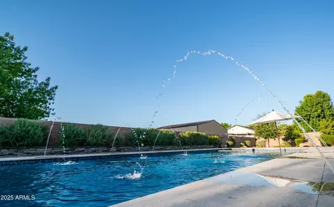 Exterior - 2086 E Trigger Way, Gilbert, AZ 85297 photo 18 of 24