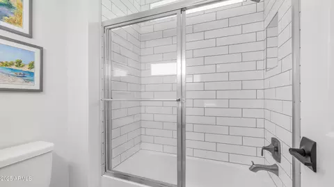 Bath - 2086 E Trigger Way, Gilbert, AZ 85297 photo 7 of 7